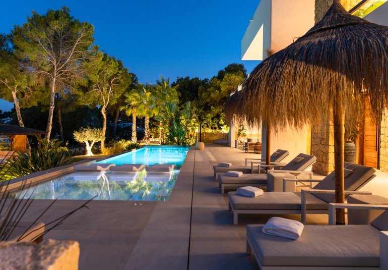 Neue Gebäude - Villa -
Moraira