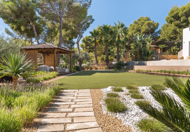 Neue Gebäude - Villa -
Moraira