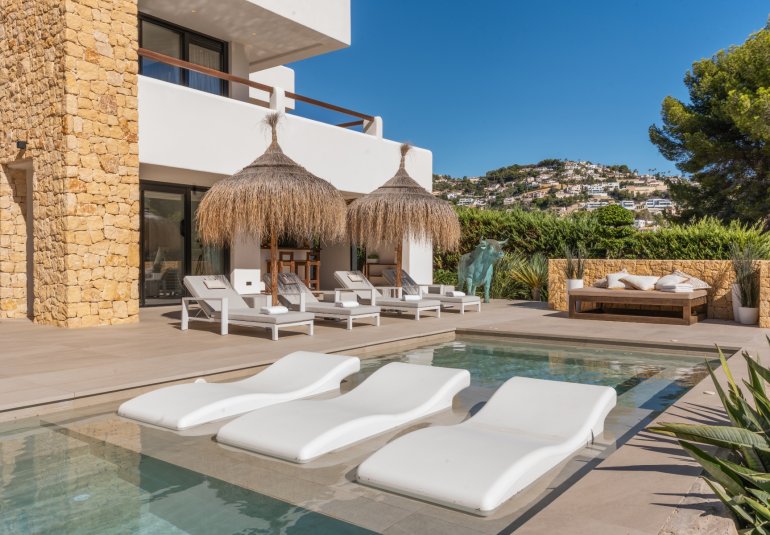 Neue Gebäude - Villa -
Moraira