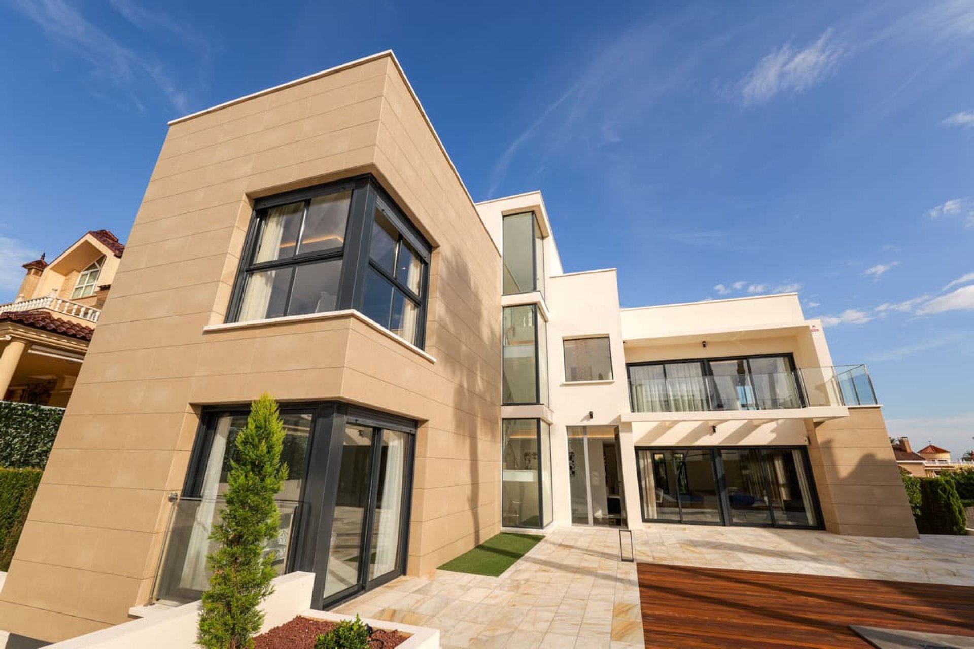 Neue Gebäude - Villa -
Torrevieja