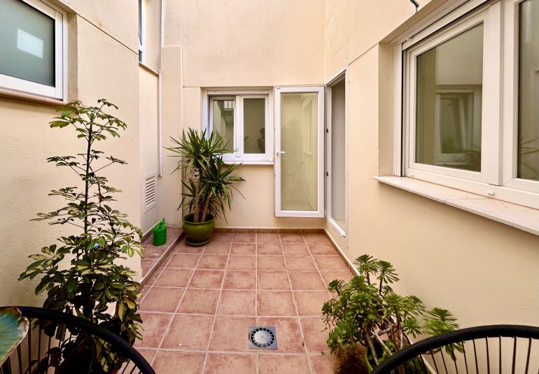 Neue Gebäude - Wohnung -
Alicante (Alacant)