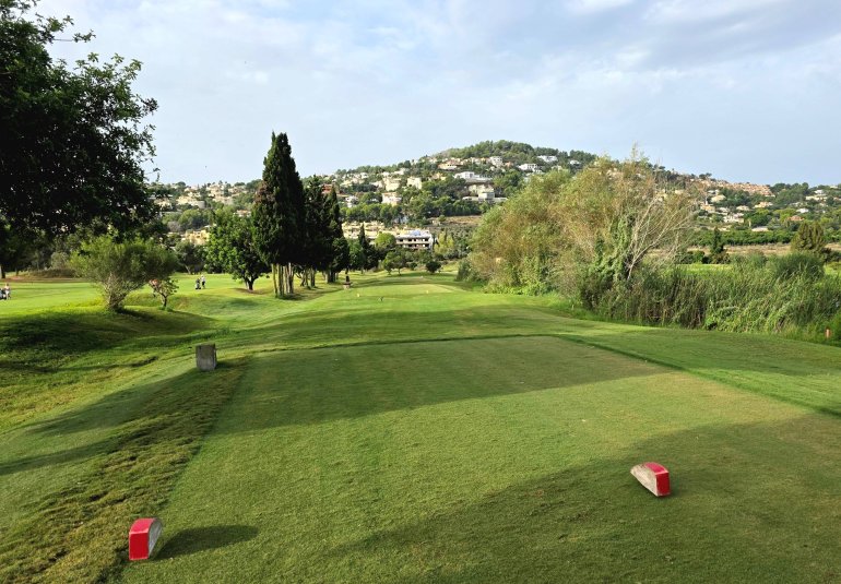 Neue Gebäude - Wohnung -
La Sella