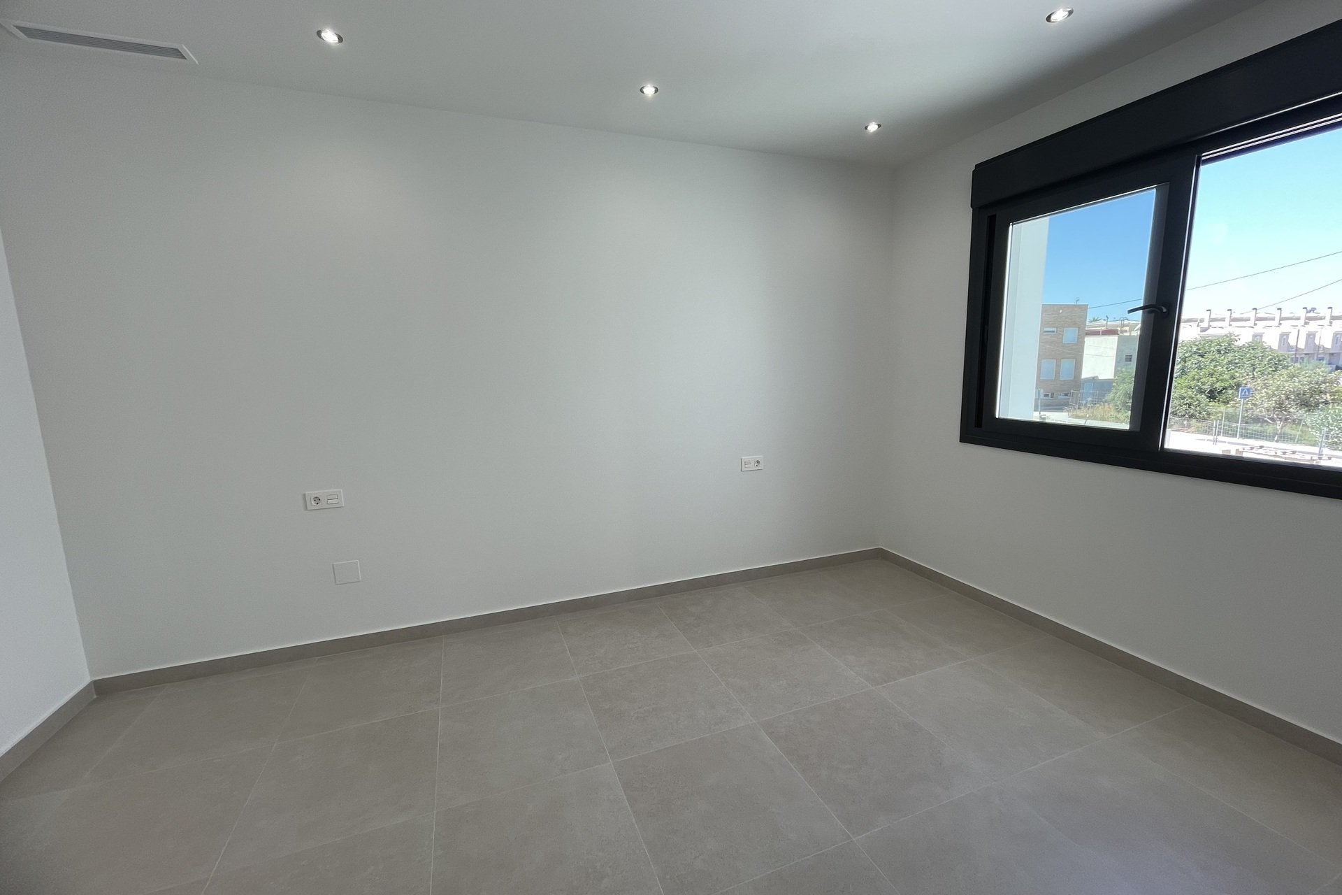 New Build - detached -
Heredades