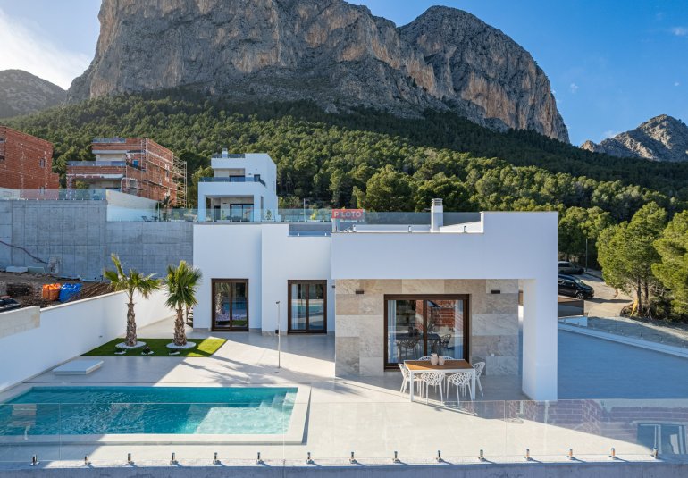 New Build - detached -
Polop