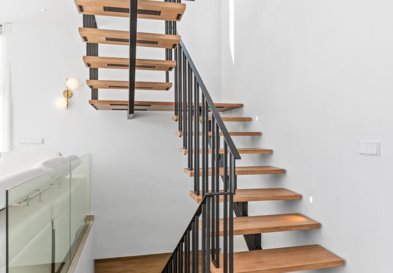 New Build - detached -
Polop