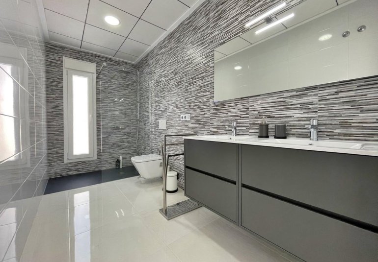 New Build - detached -
Rafal