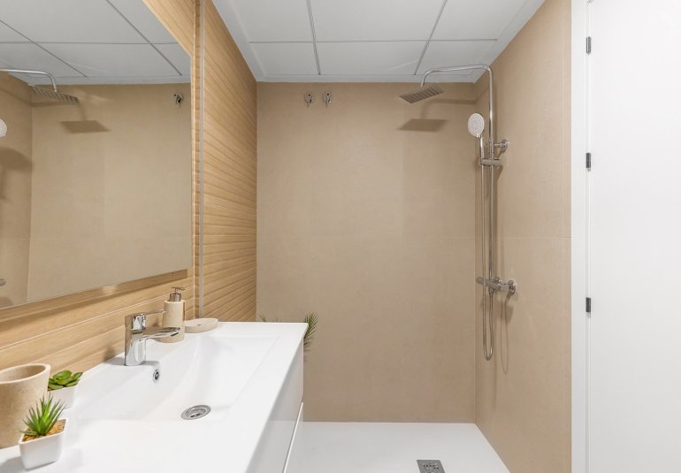 New Build - semi-detached -
Rafal