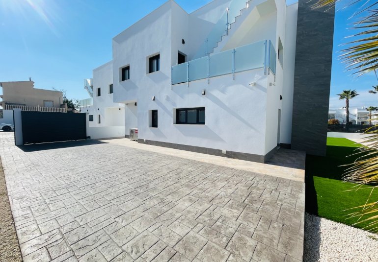 Nieuwbouw Woningen - Herenhuis -
Torrevieja