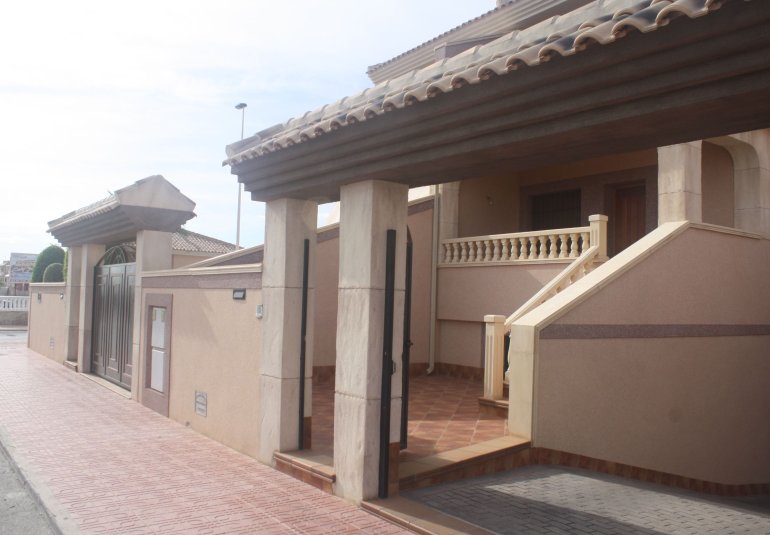 Nieuwbouw Woningen - Herenhuis -
Torrevieja