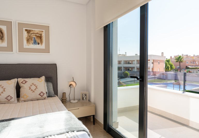 Obra nueva - Adosado -
Elche