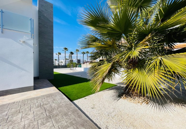 Obra nueva - Adosado -
Torrevieja