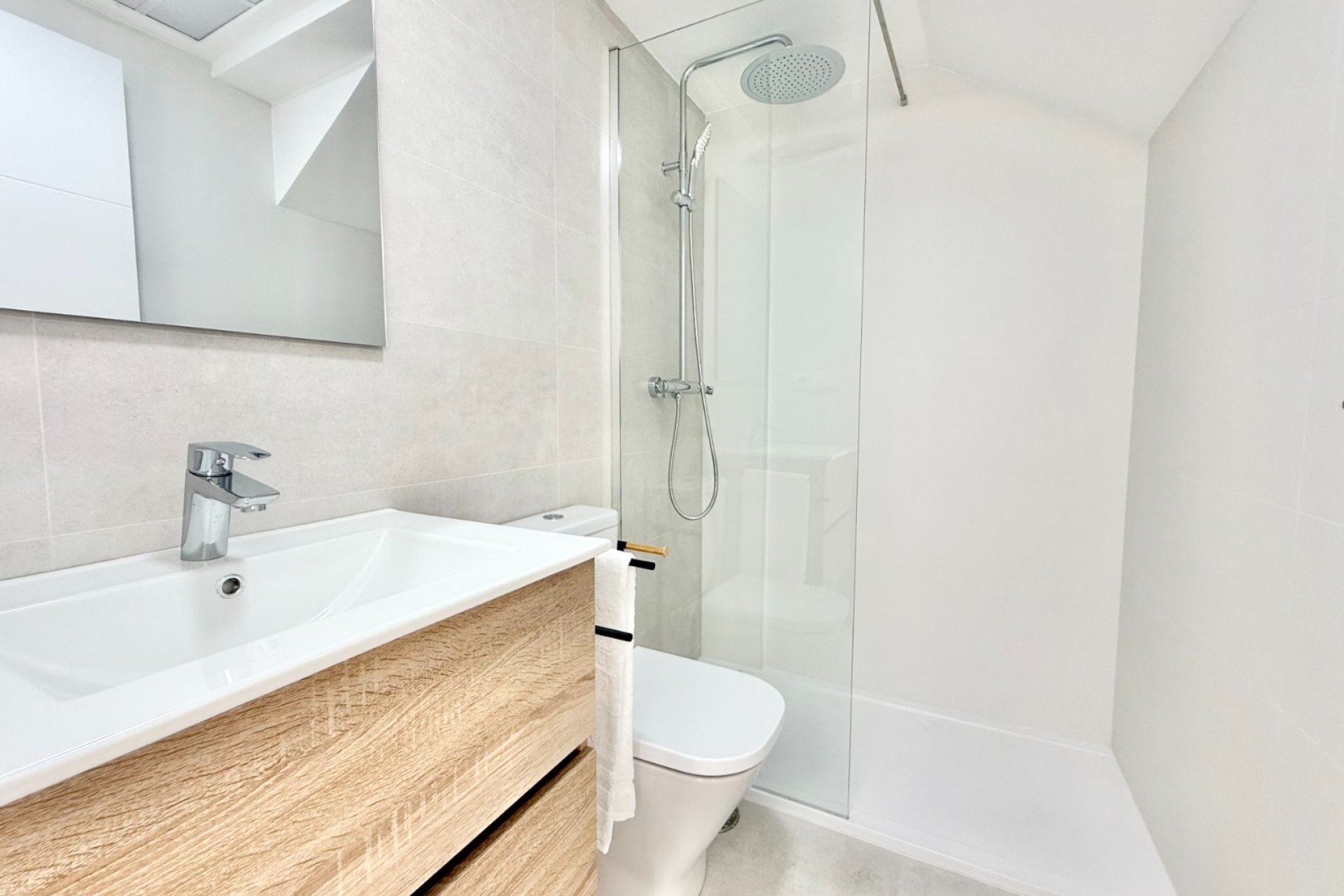 Obra nueva - low-bungalow -
Cox