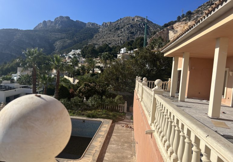 Obra nueva - Villa -
Altea