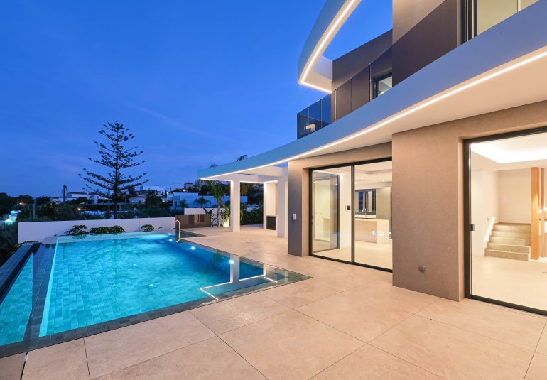 Obra nueva - Villa -
Benissa