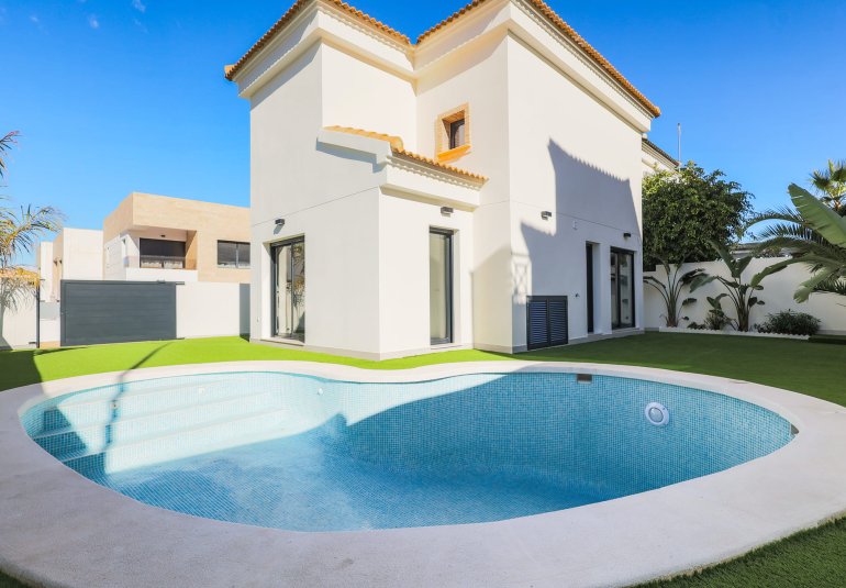 Obra nueva - Villa -
Orihuela Costa
