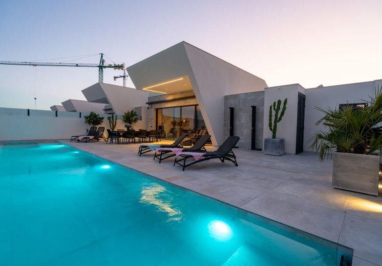 Obra nueva - Villa -
Rojales