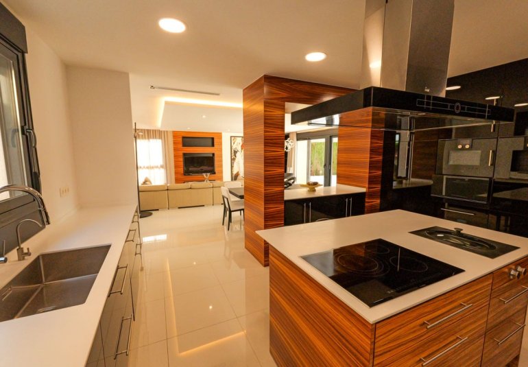 Obra nueva - Villa -
Torrevieja