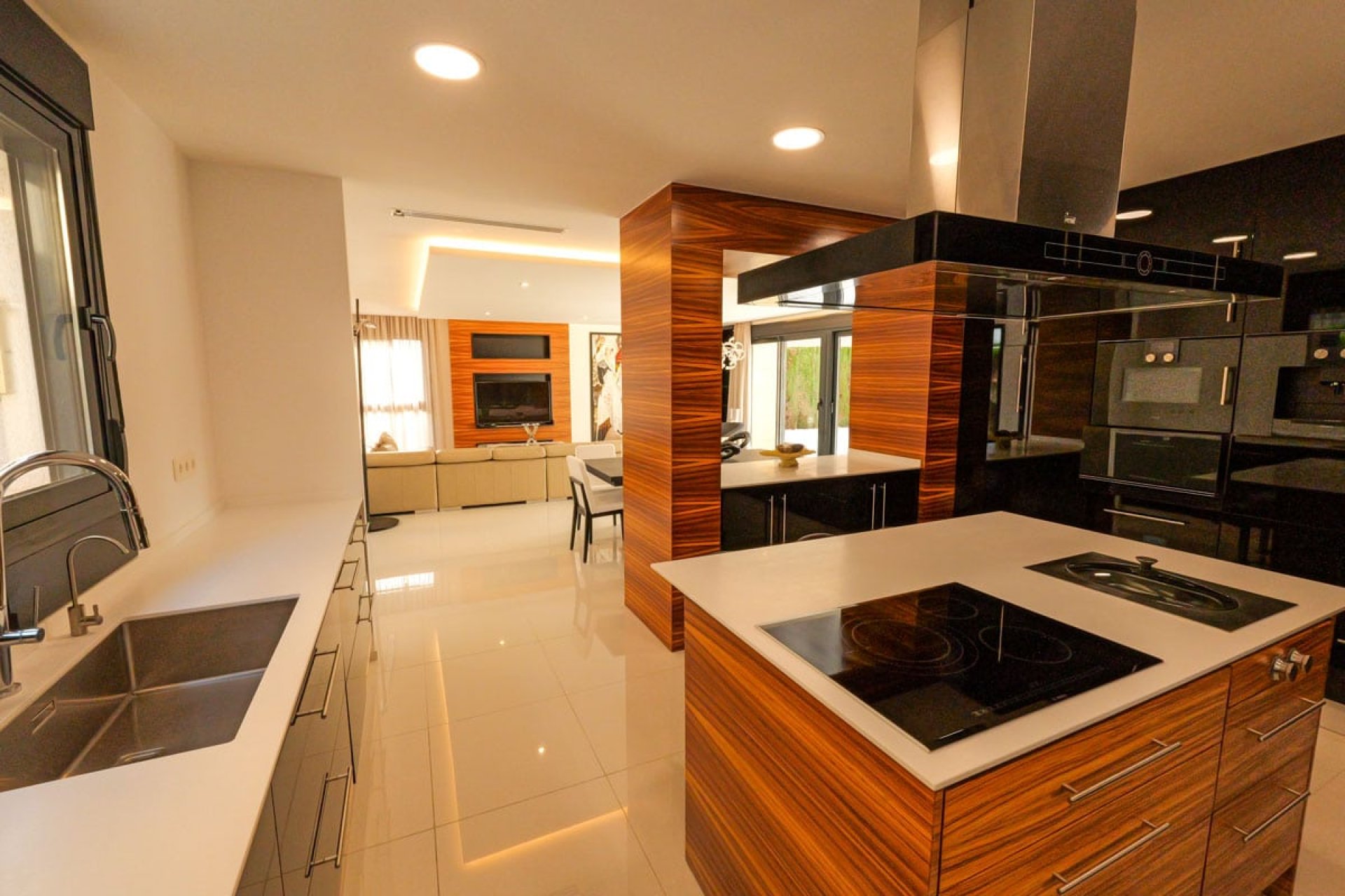 Obra nueva - Villa -
Torrevieja