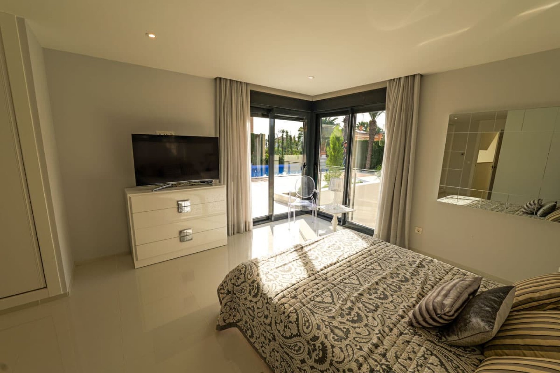Obra nueva - Villa -
Torrevieja