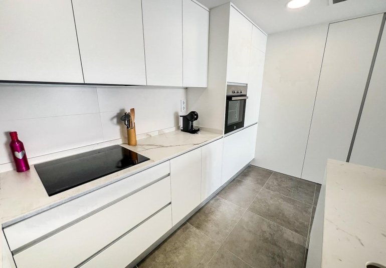 Resale - Apartment / flat -
Finestrat
