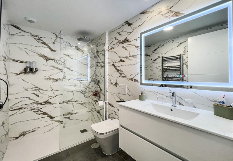 Resale - Apartment / flat -
Finestrat