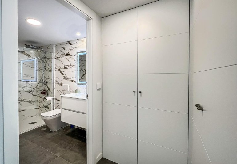 Resale - Apartment / flat -
Finestrat