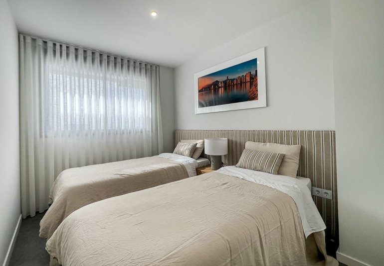 Resale - Apartment / flat -
Finestrat