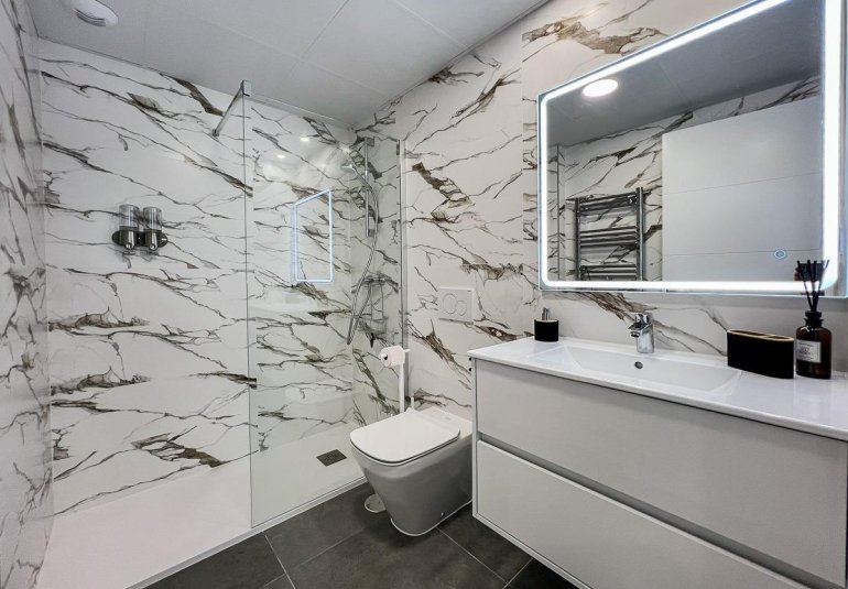Resale - Apartment / flat -
Finestrat