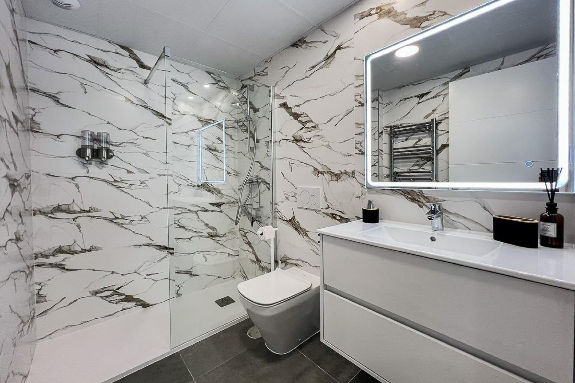 Resale - Apartment / flat -
Finestrat