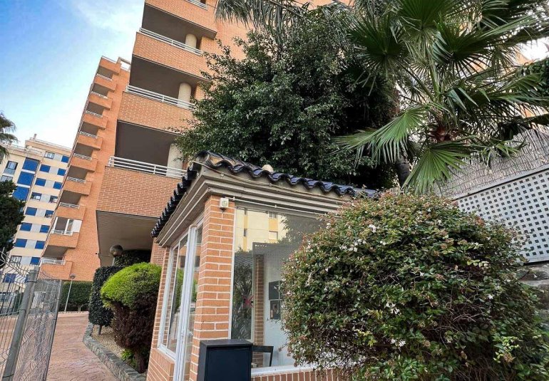 Resale - Apartment / flat -
Villajoyosa - Cala Villajoyosa