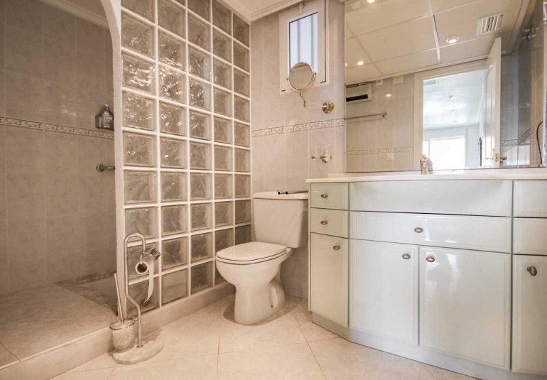 Resale - Apartment / flat -
Villajoyosa