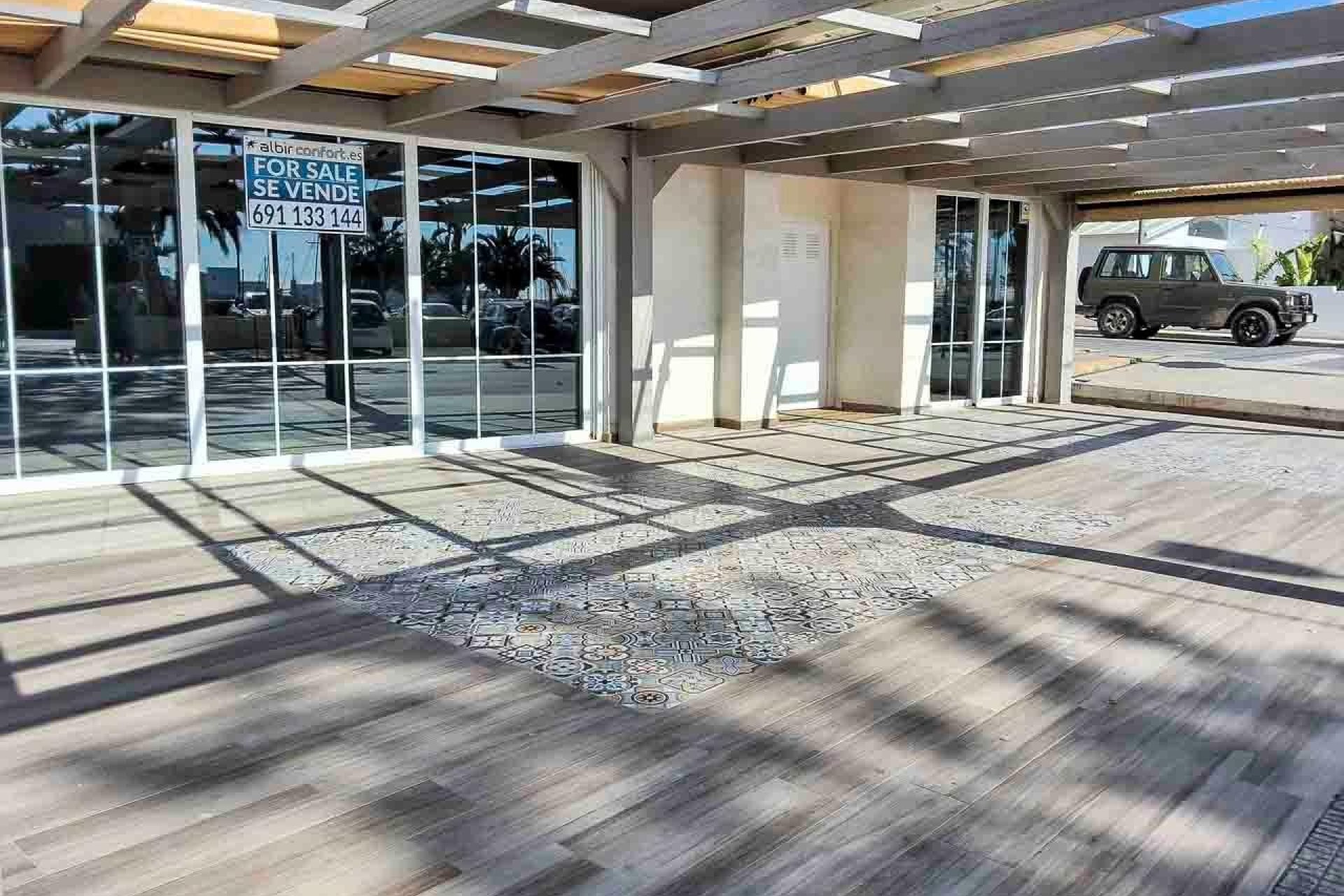 Resale - Commercial -
Altea