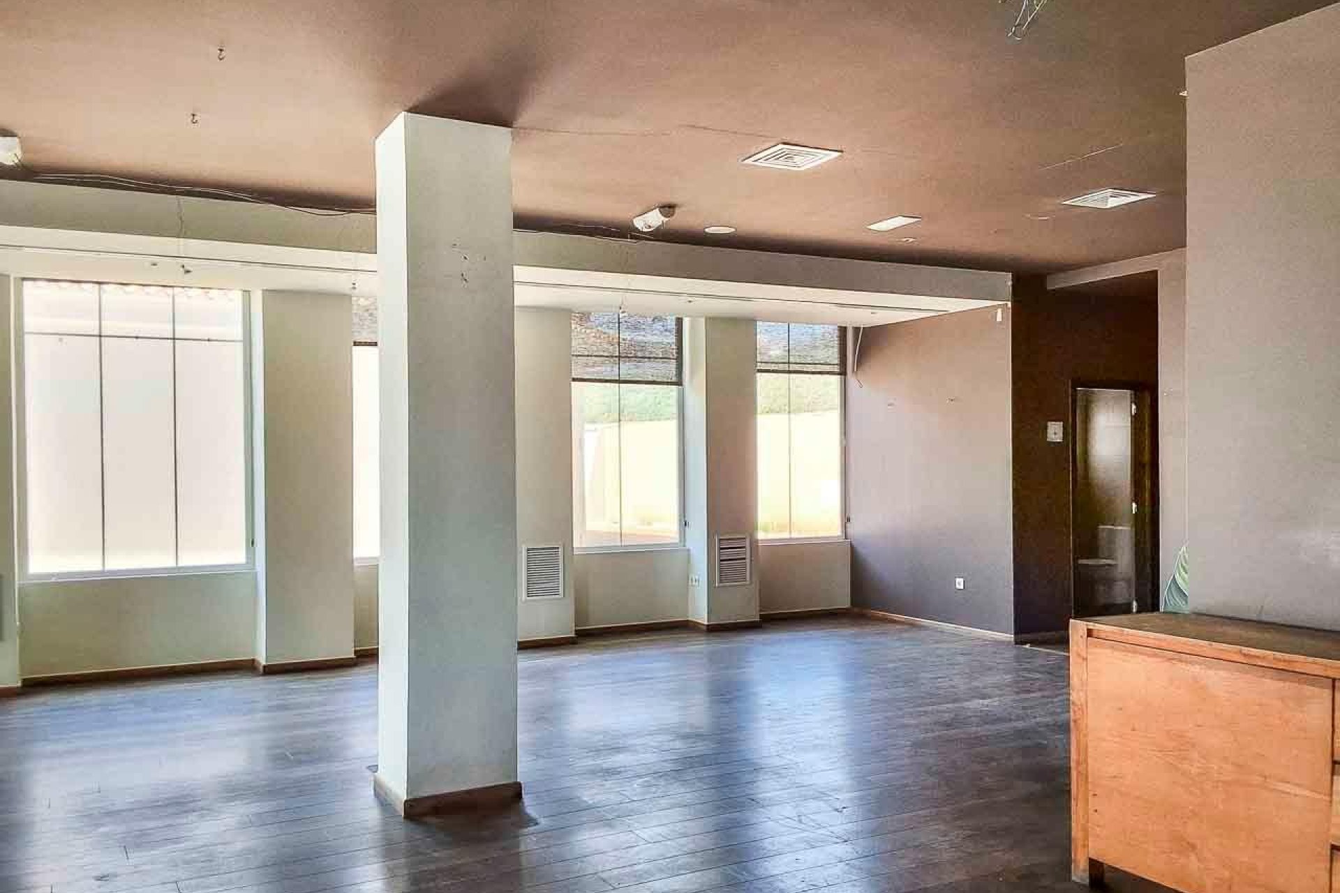 Resale - Commercial -
Altea