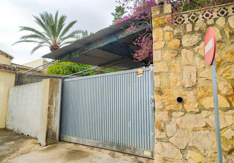 Resale - Plot / Land -
Alfaz del Pi