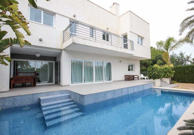 Resale - Villa -
Alfaz del Pi - Albir