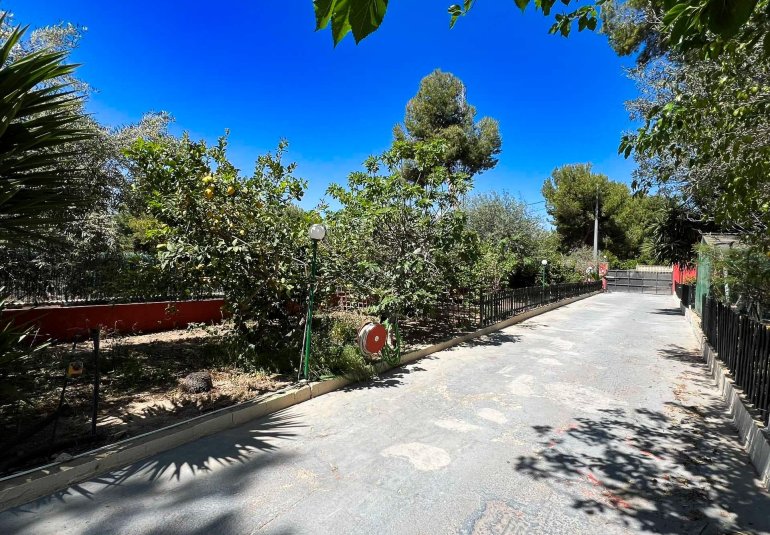 Resale - Villa -
Alfaz del Pi - Albir
