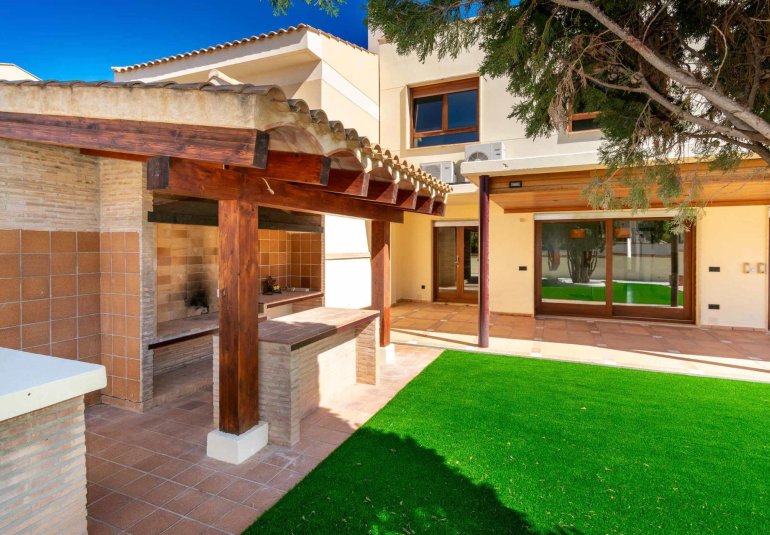 Resale - Villa -
Alfaz del Pi - Albir