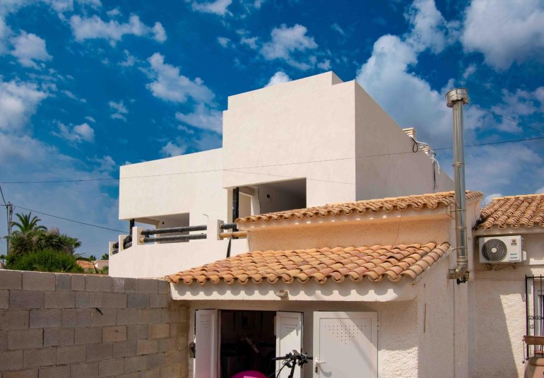 Resale - Villa -
Alfaz del Pi - Albir