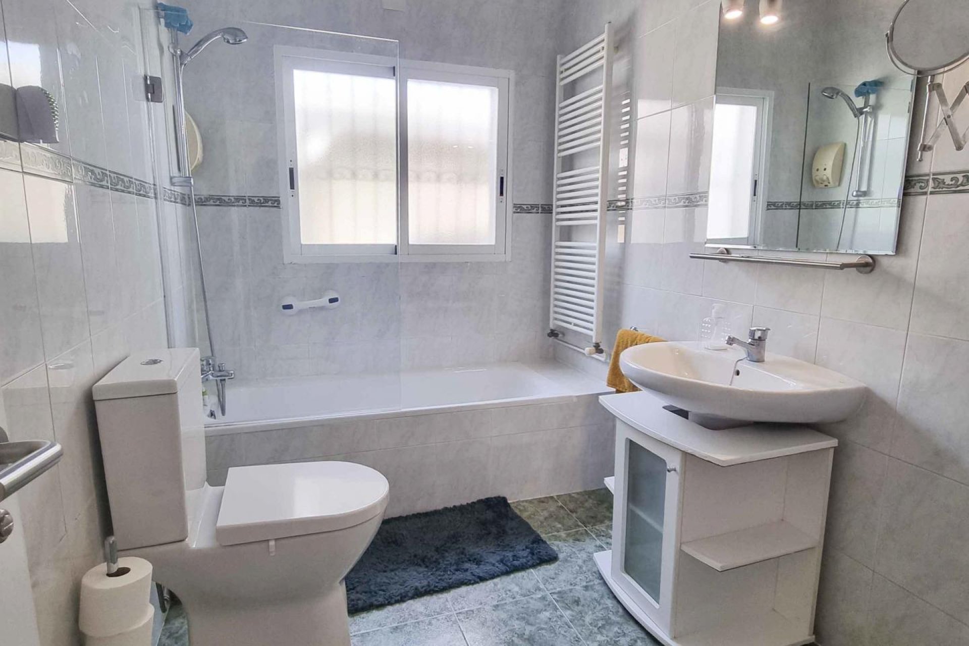 Resale - Villa -
Alfaz del Pi - Albir