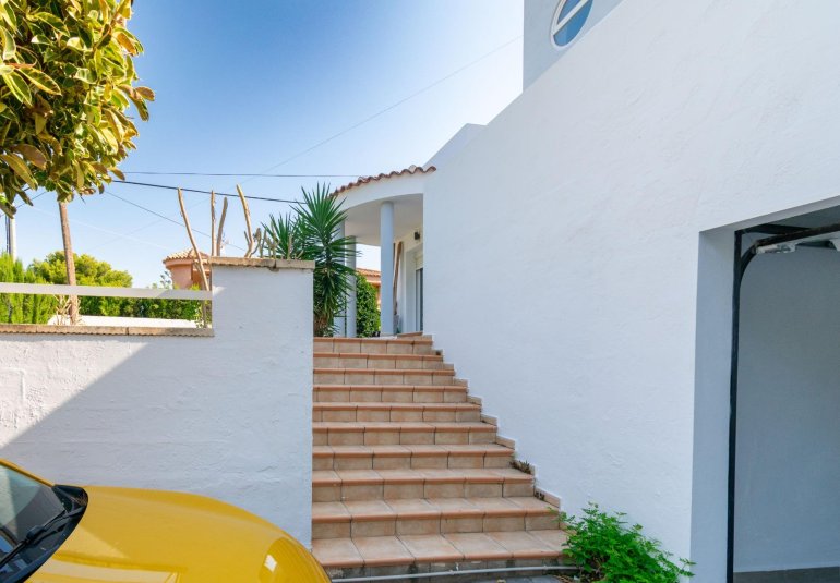 Resale - Villa -
Alfaz del Pi - Albir