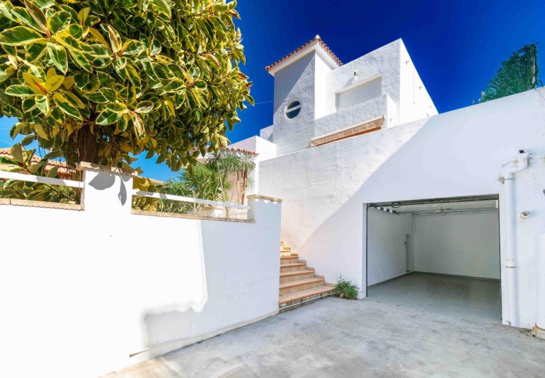Resale - Villa -
Alfaz del Pi - Albir