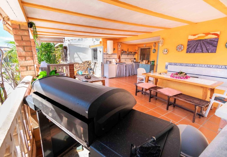 Resale - Villa -
Alfaz del Pi - Albir