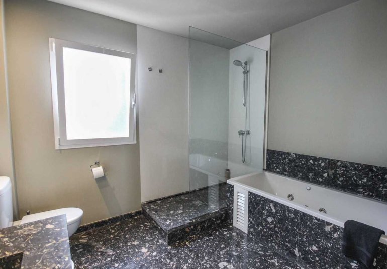 Resale - Villa -
Alfaz del Pi - Albir