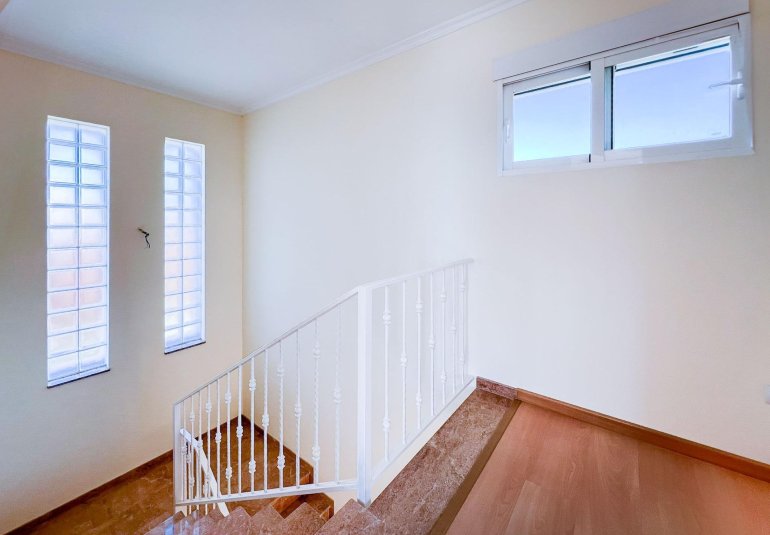 Resale - Villa -
Alfaz del Pi