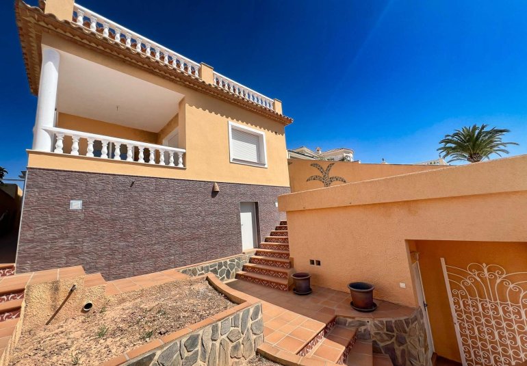 Resale - Villa -
Alfaz del Pi