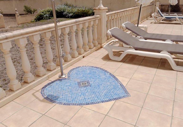 Resale - Villa -
Alfaz del Pi