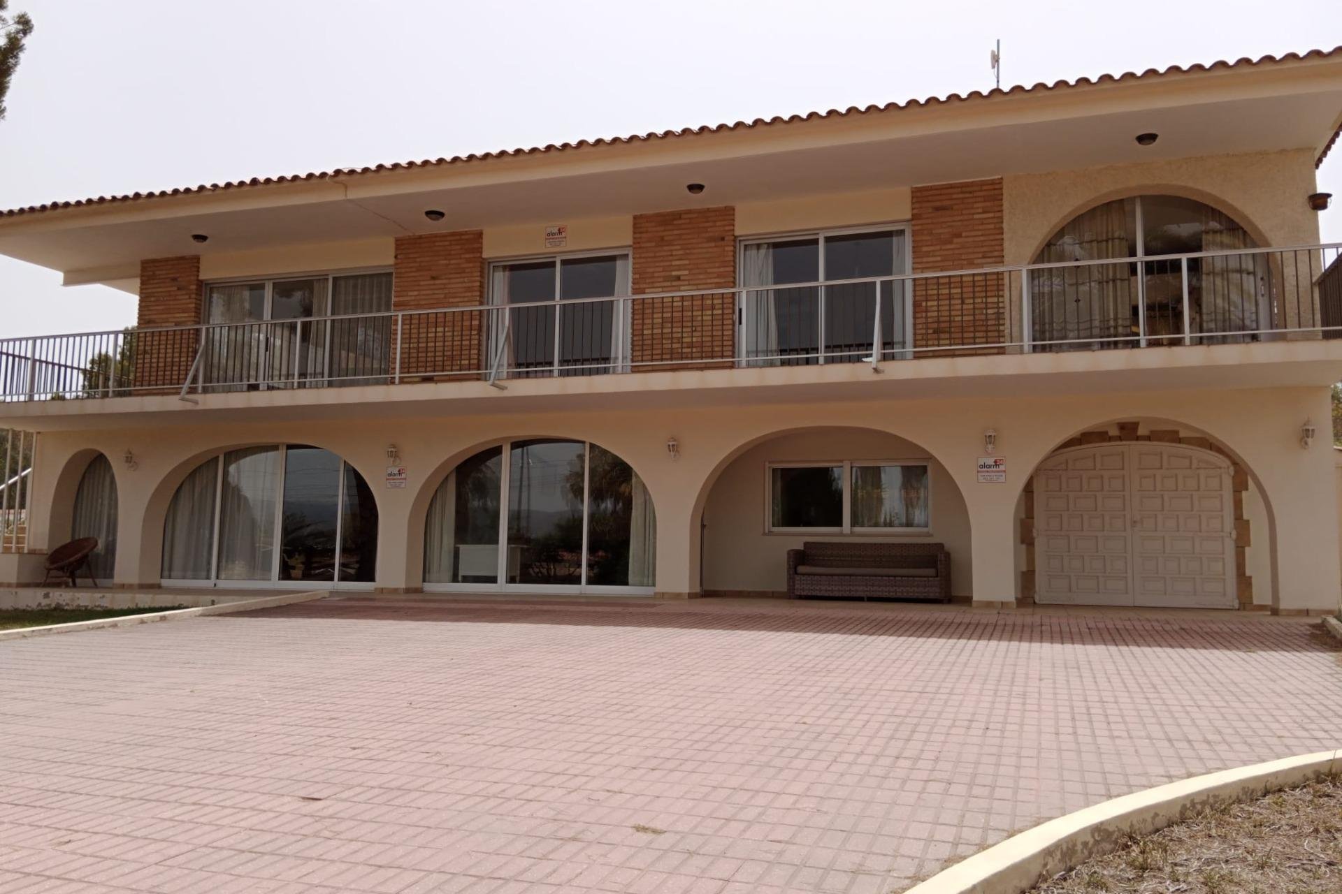 Resale - Villa -
Alfaz del Pi