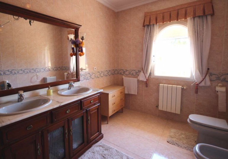 Resale - Villa -
Alfaz del Pi