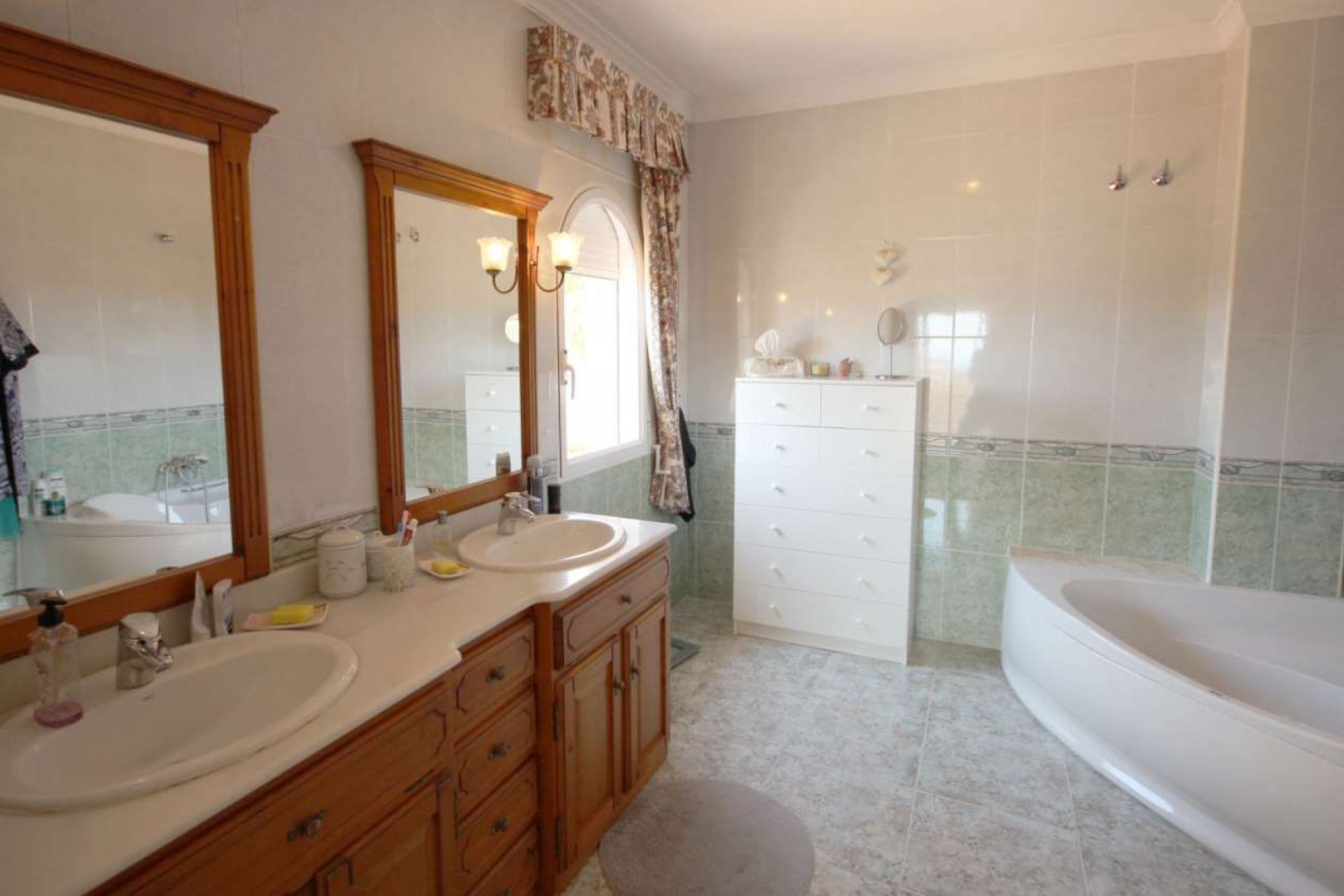 Resale - Villa -
Alfaz del Pi