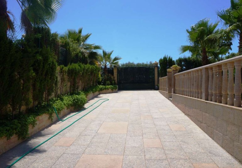 Resale - Villa -
Alfaz del Pi